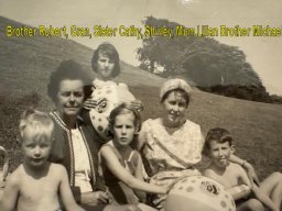 03 Brother Robert, Gran, Sister Cathy, Shirley, Mum Lilian and Brother Michael